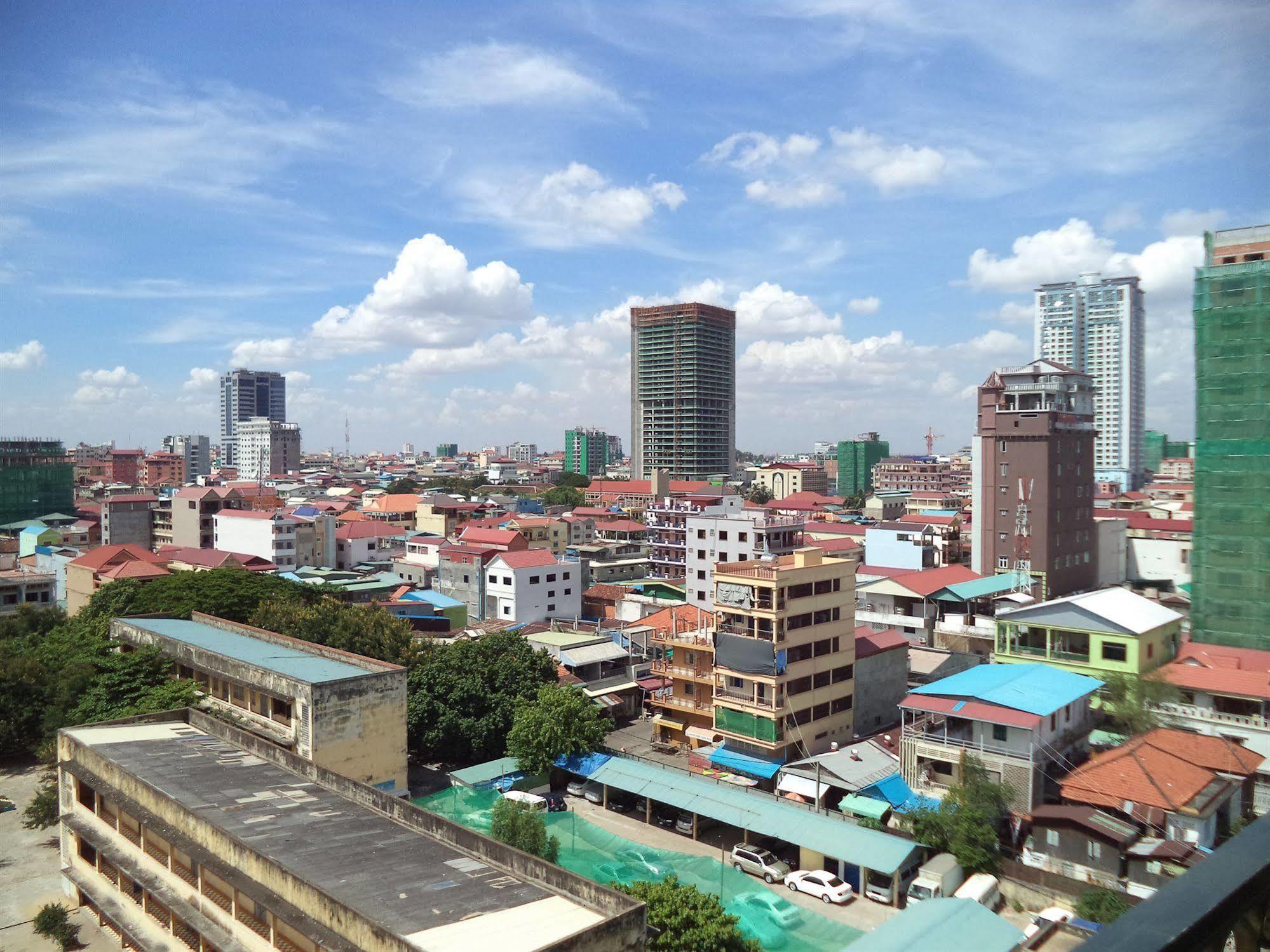 Go In Hotel Phnom Penh Exterior photo