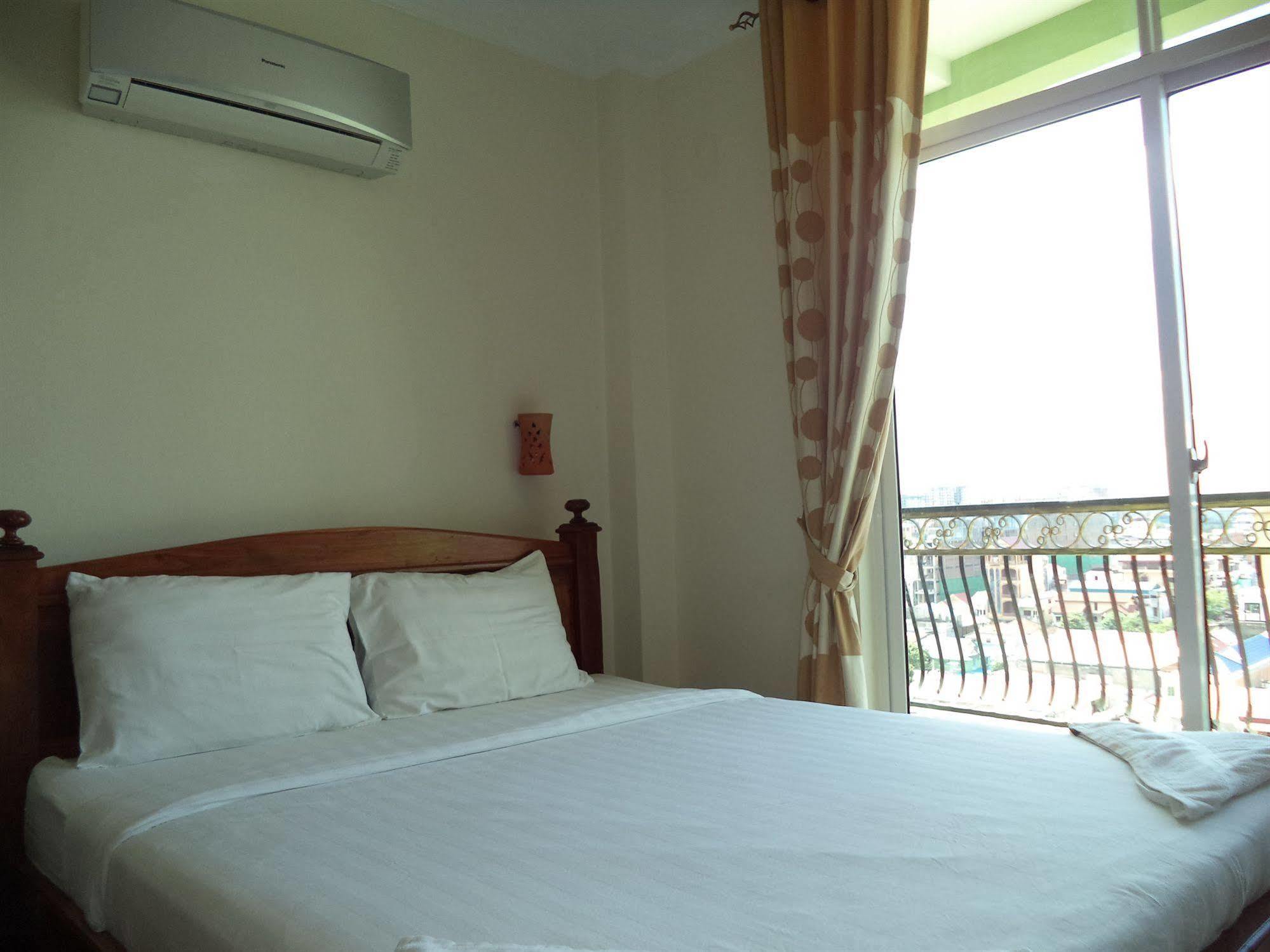 Go In Hotel Phnom Penh Exterior photo