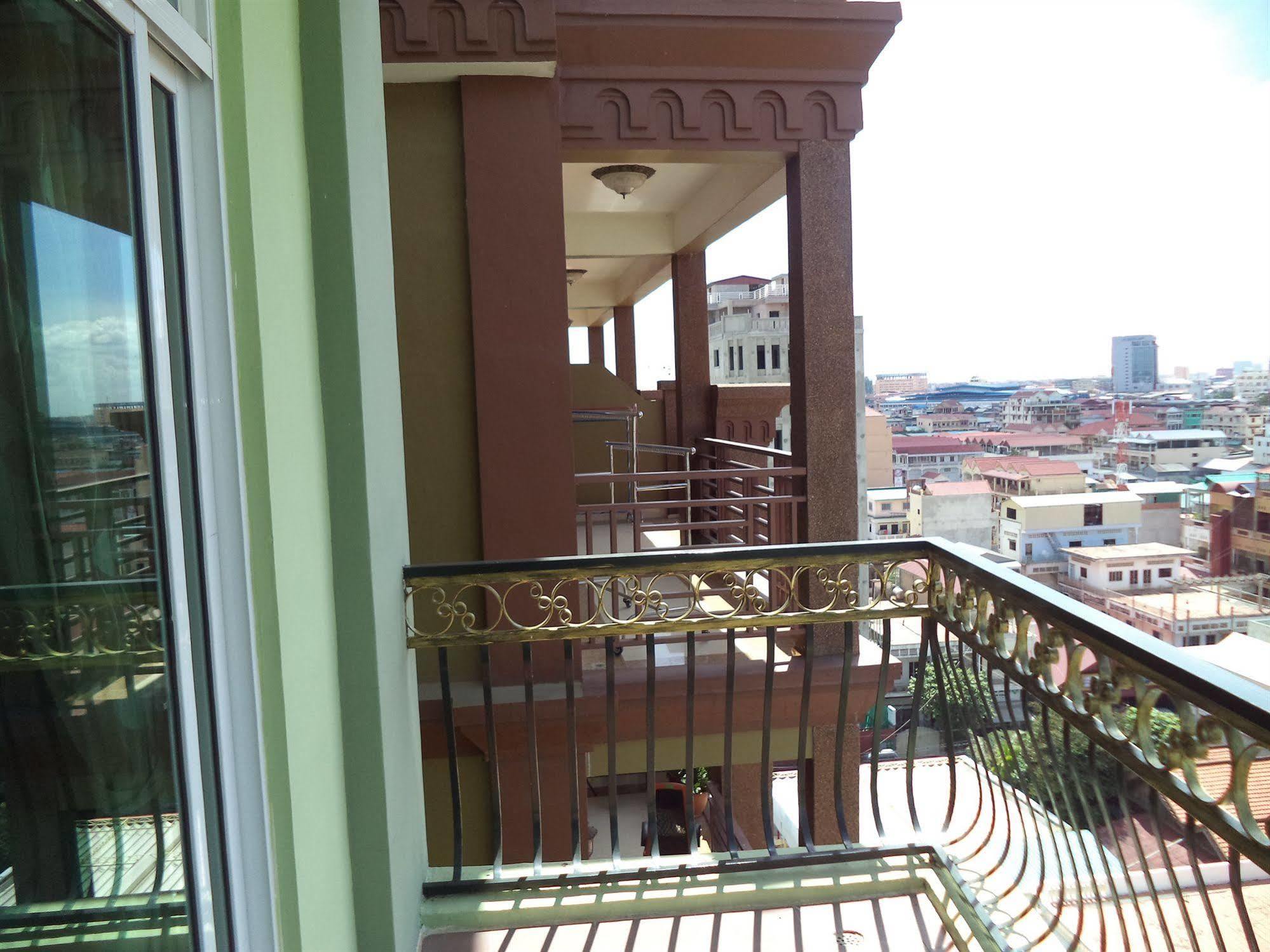 Go In Hotel Phnom Penh Exterior photo