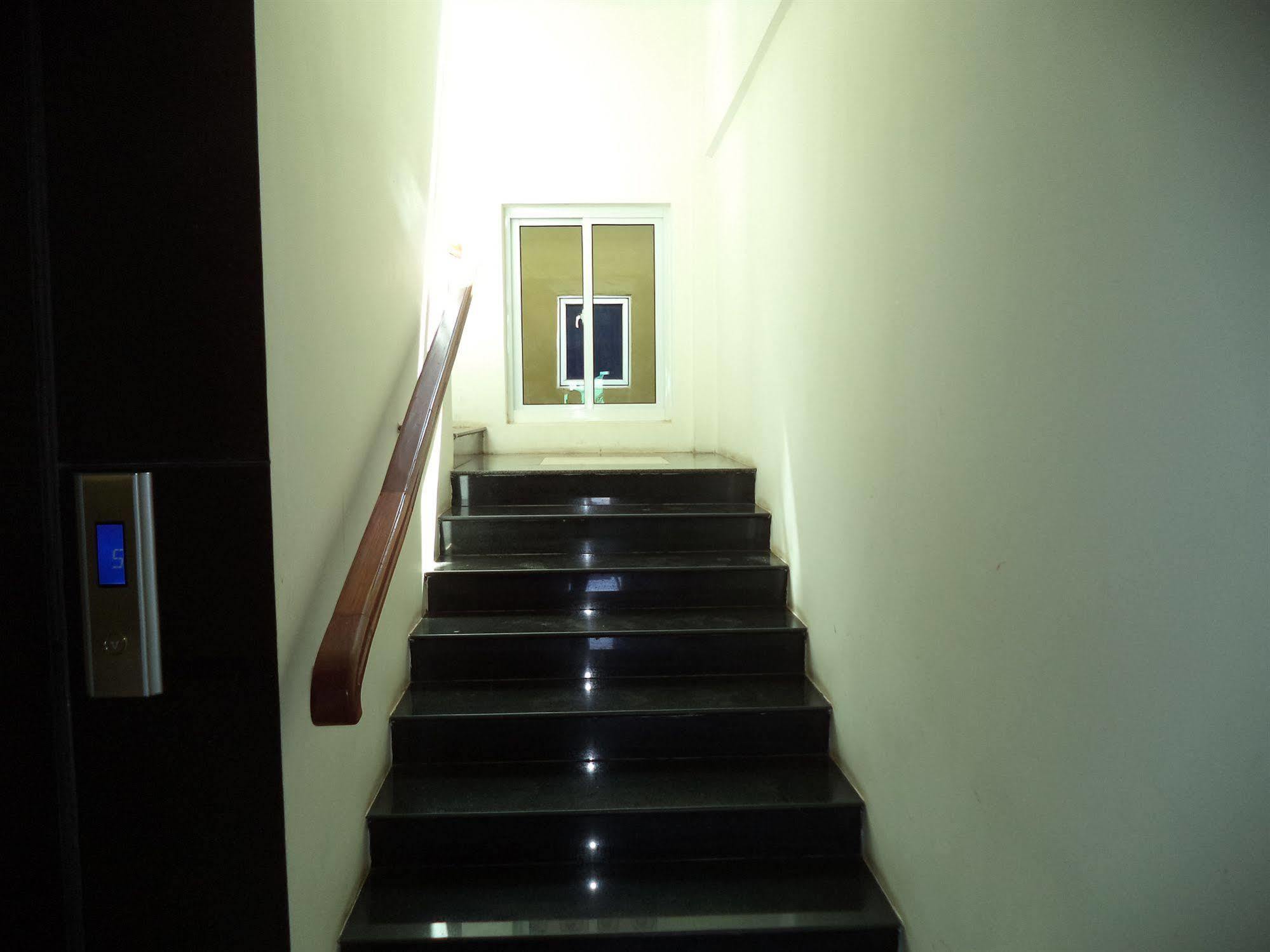 Go In Hotel Phnom Penh Exterior photo